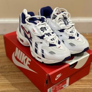 Nike Dad Sneakers (NEW)